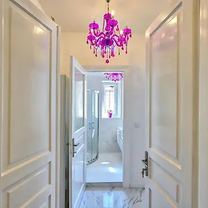 https://collins-amethyst-center.pula-hotels.org